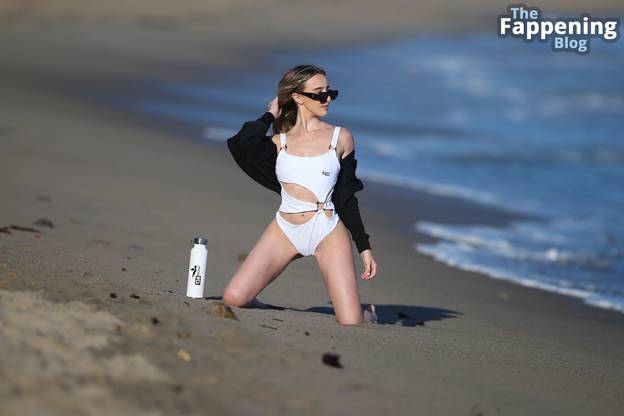 Alessia Vernazza on Beach 27