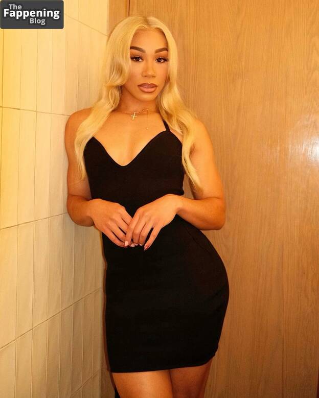 Alycia Baumgardner Sexy 1