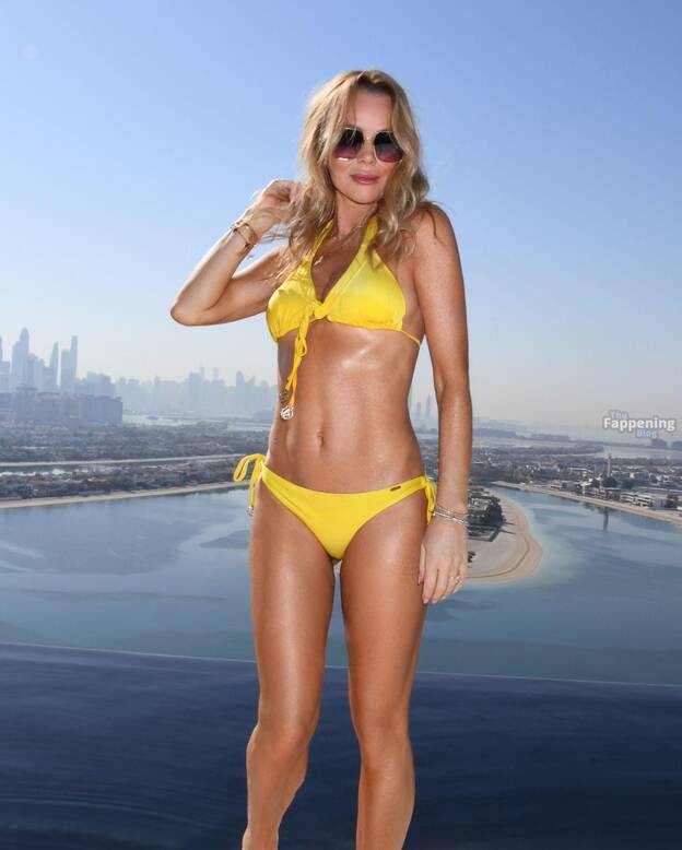 Amanda Holden Sexy 1