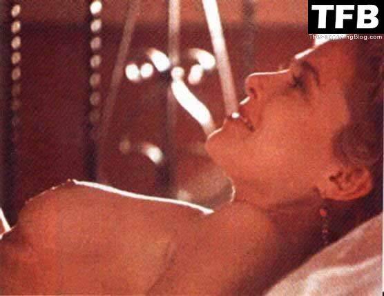 Annette Bening Nude Sexy 1