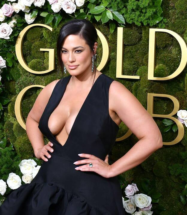 Ashley Graham Cleavage 1