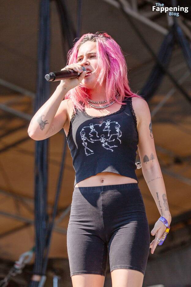 Bea Miller Sexy 1