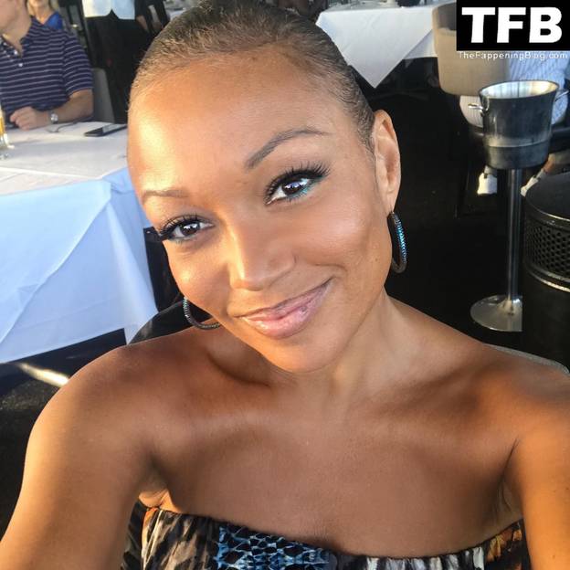 Chante Moore Sexy Topless 1