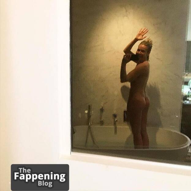 Chelsea Handler Nude Sexy 1