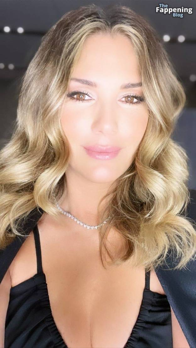 Daisy Fuentes Sexy Photo Fappenism