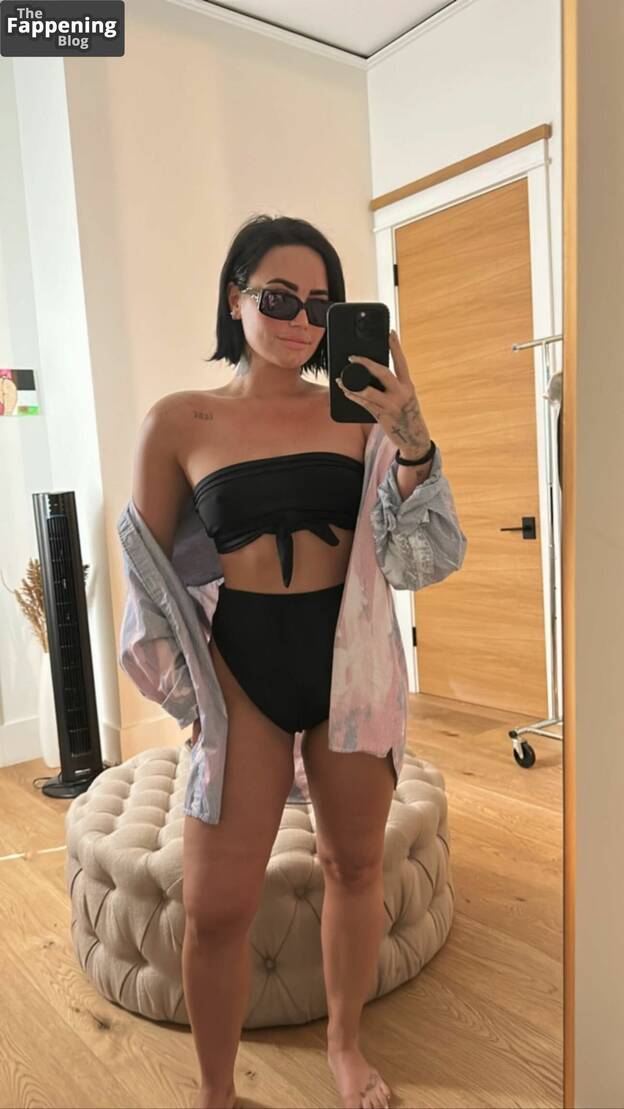 Demi Lovato Nude Sexy 1
