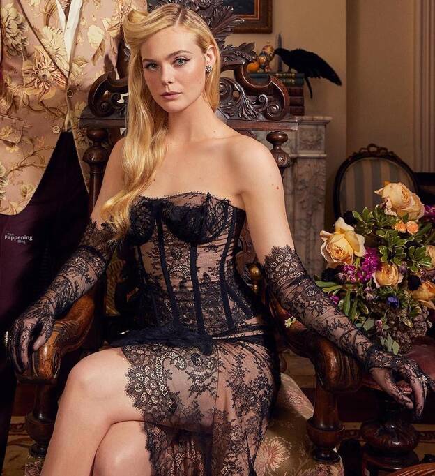 Elle Fanning Nude Sexy 1