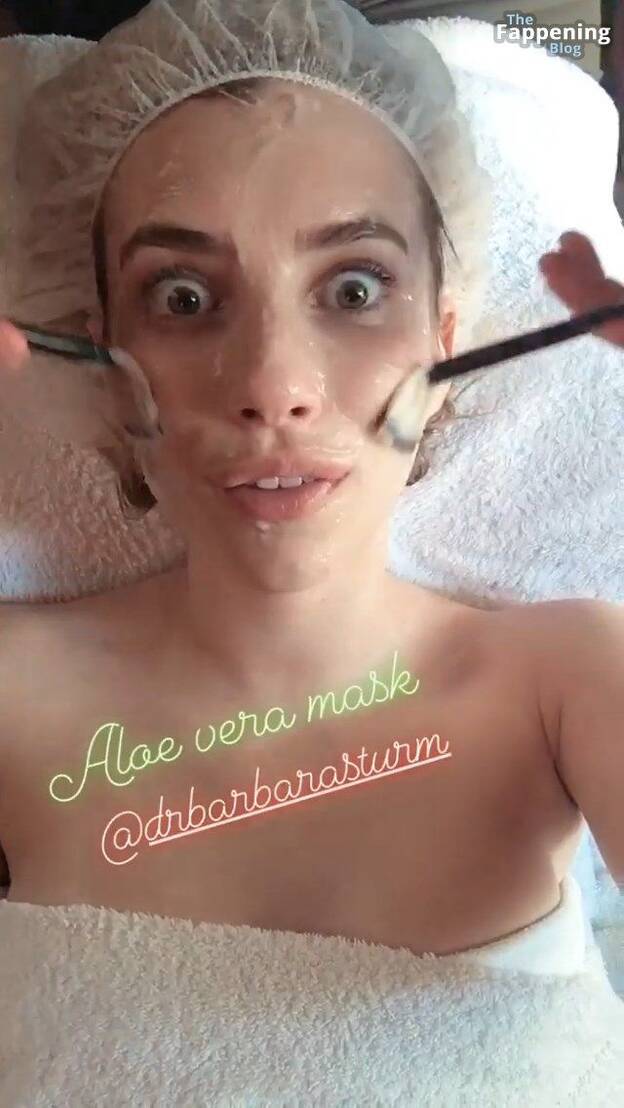 Emma Roberts Sexy 1