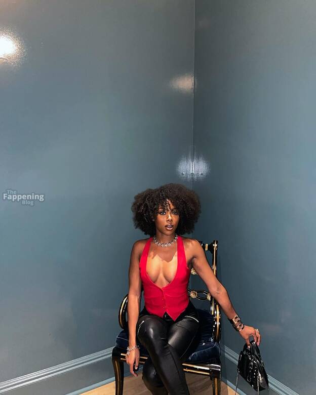 Emyri Crutchfield Sexy 1
