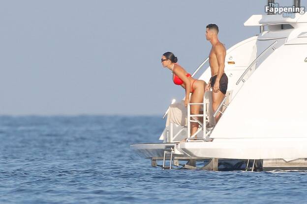 Georgina Rodriguez Sexy 1