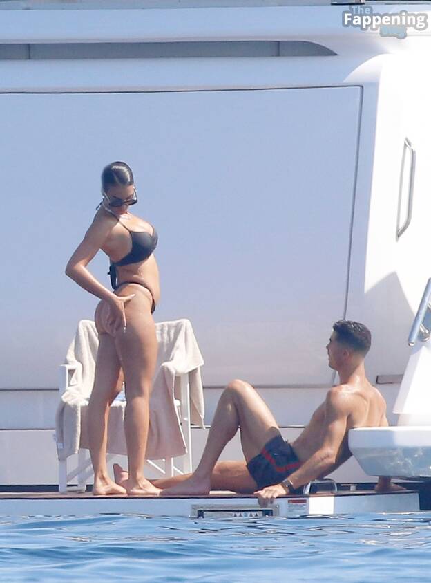 Georgina Rodriguez Sexy 1