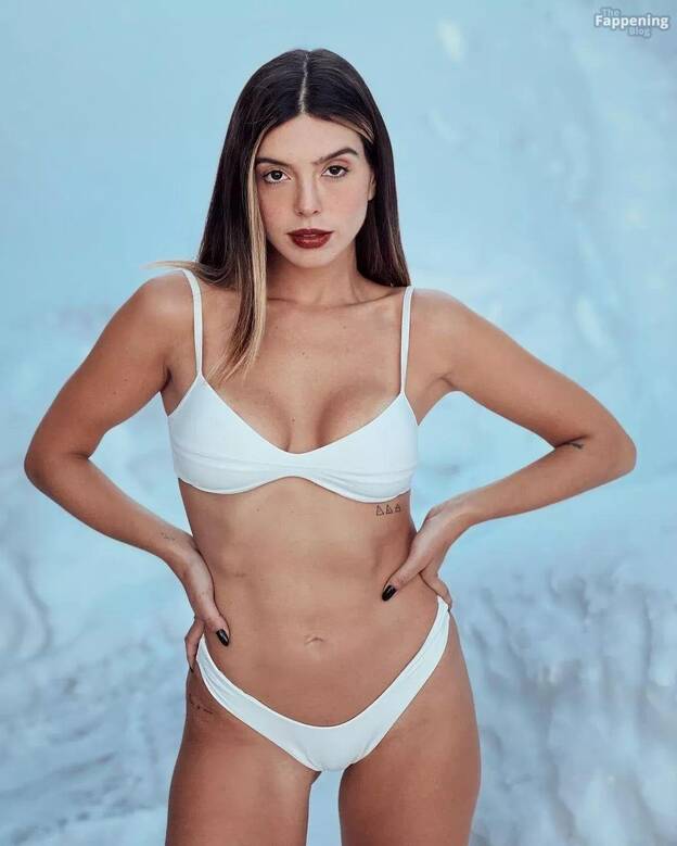 Giovanna Lancellotti Sexy 1