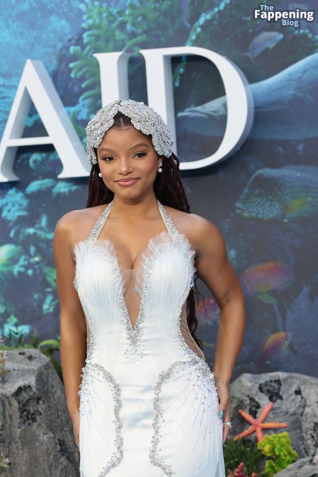 Halle Bailey Sexy 9