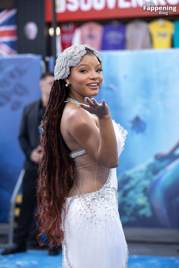 Halle Bailey Sexy 138