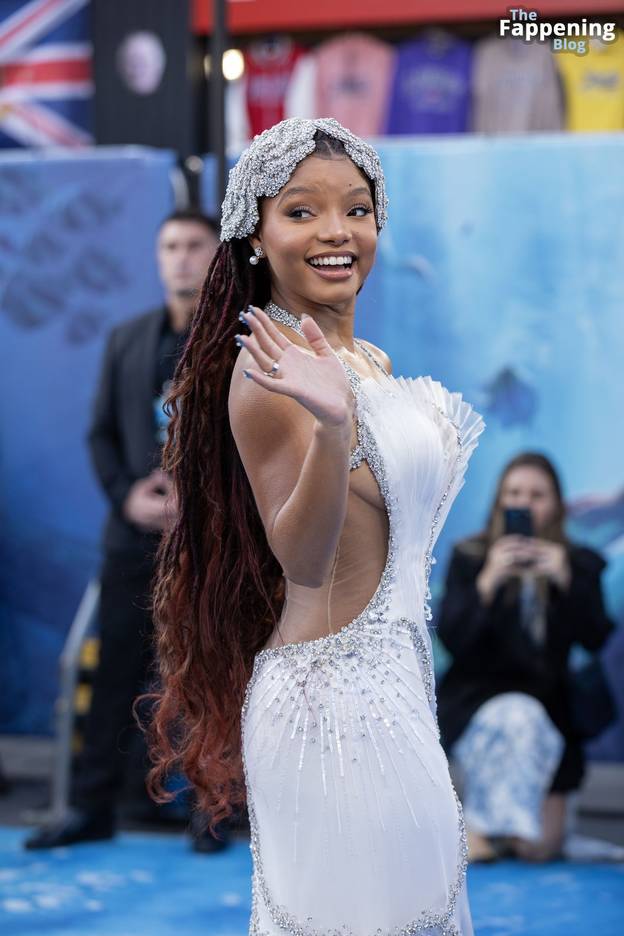 Halle Bailey Sexy 143