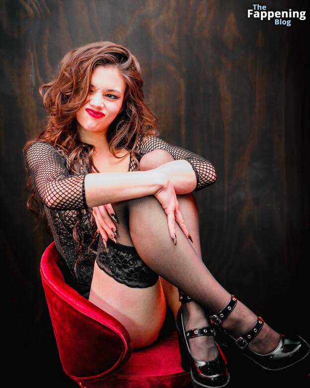 India Eisley Sexy 1
