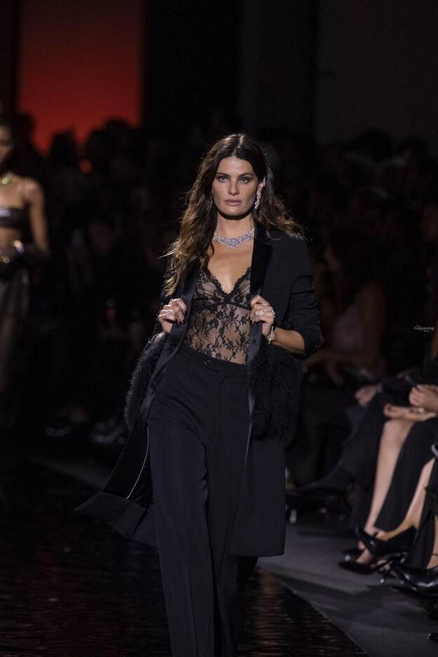 Isabeli Fontana Nude Tits 1