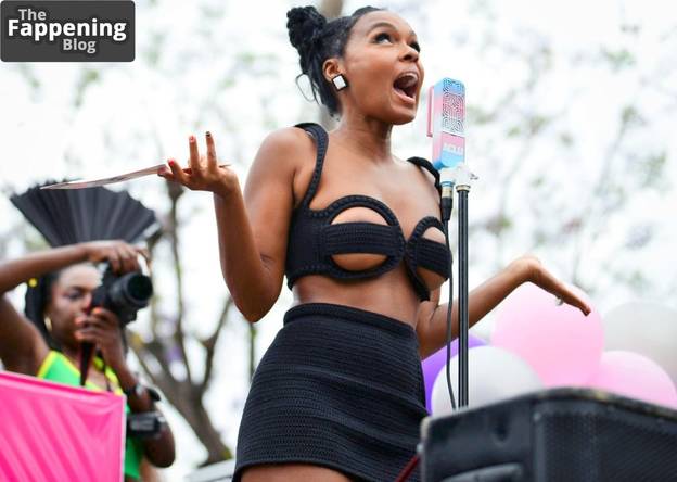 Janelle Monae Sexy Topless 7