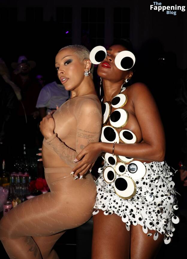 Janelle Monae Nude Boobs 1