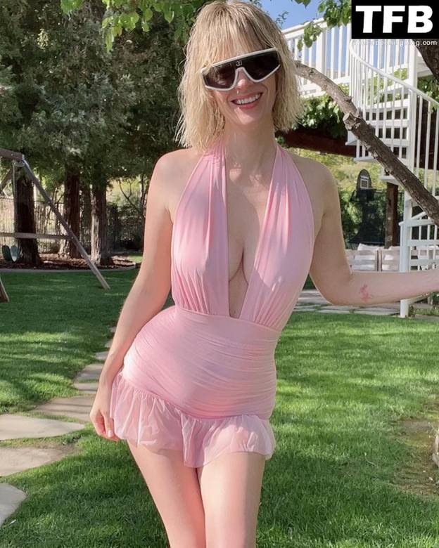 January Jones Braless 1