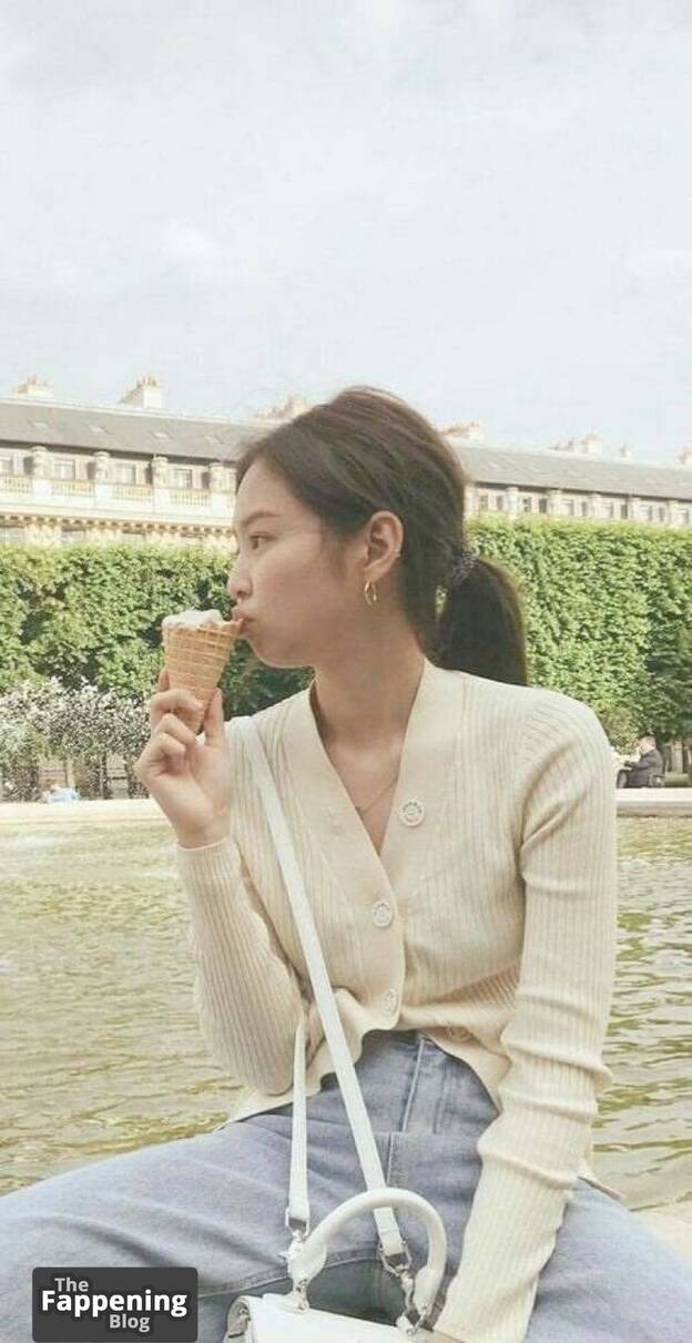 Jennie Kim Nude Sexy 1
