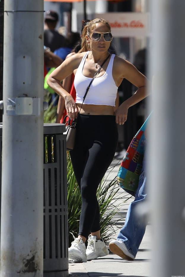 Jennifer Lopez Sexy 21