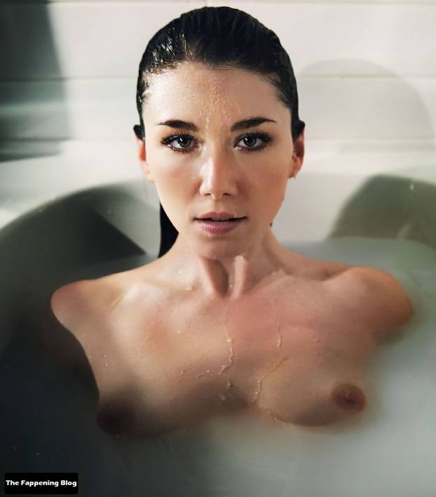 Jewel Staite Naked Sexy 3