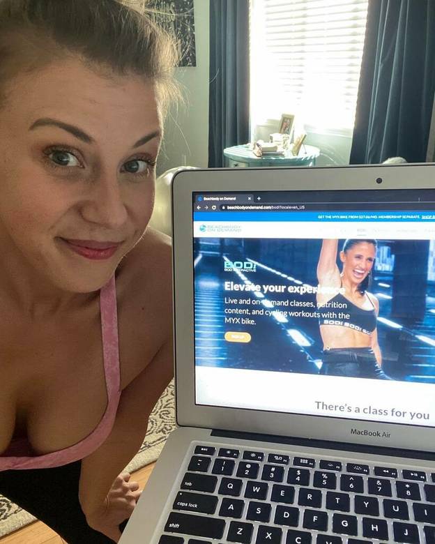 Jodie Sweetin Sexy Tits 1