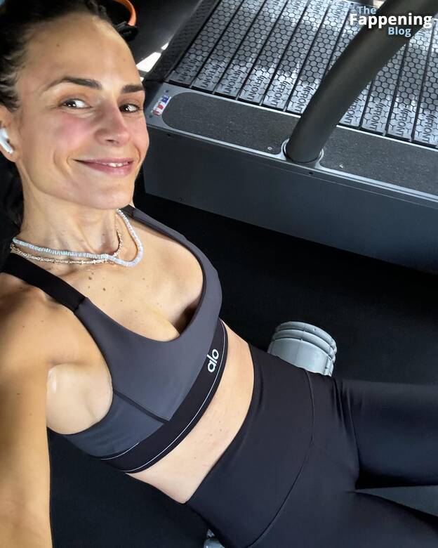 Jordana Brewster Sexy 1