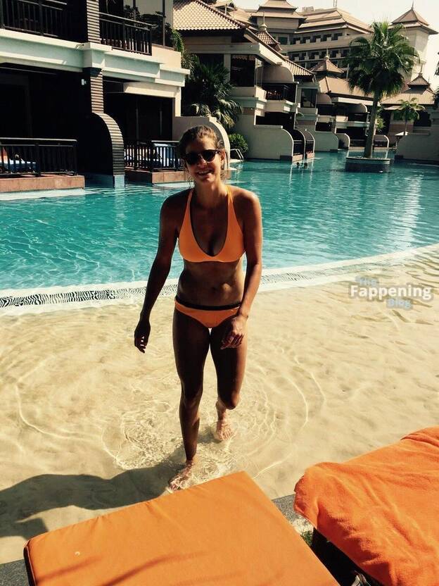 Julia Goerges Sexy 1