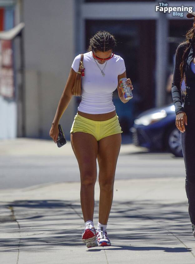 Juliana Nalu Sexy 1