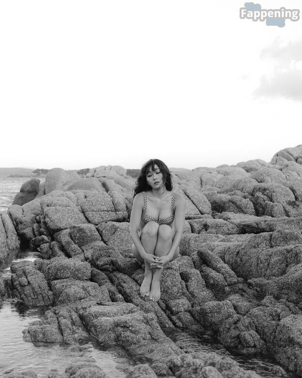 Karen Fukuhara Sexy 1