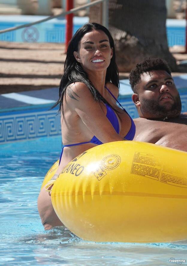 Katie Price Sexy 1