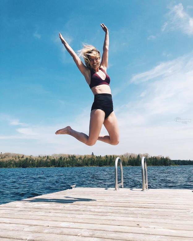 Kelley Jakle Sexy 1