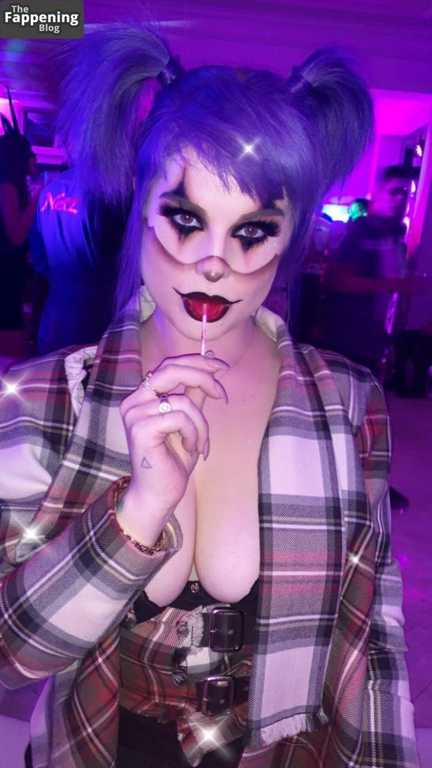 Kelly Osbourne Sexy 1