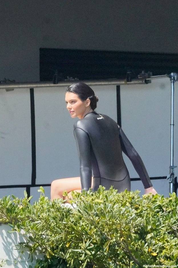 Kendall Jenner Sexy 120