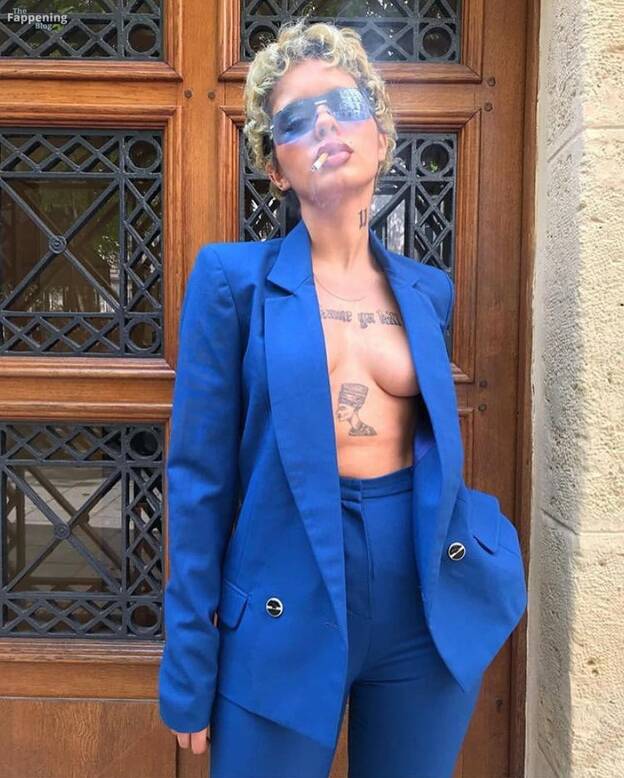 Khleopatre Donezo Nude Sexy 1
