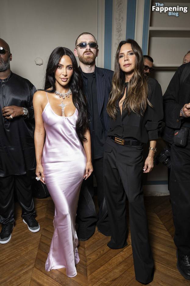 Kim Kardashian Sexy Tits 31