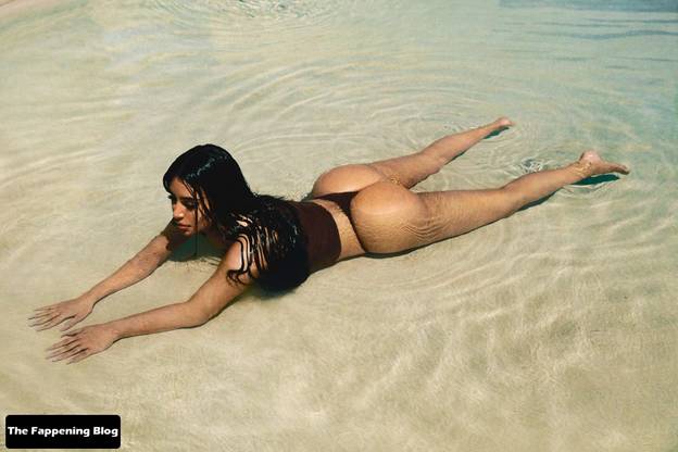 Kim Kardashian Nude Sexy 31