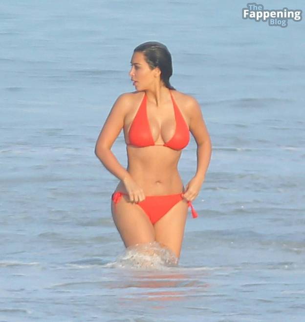 Kim Kardashian Nude Sexy 43