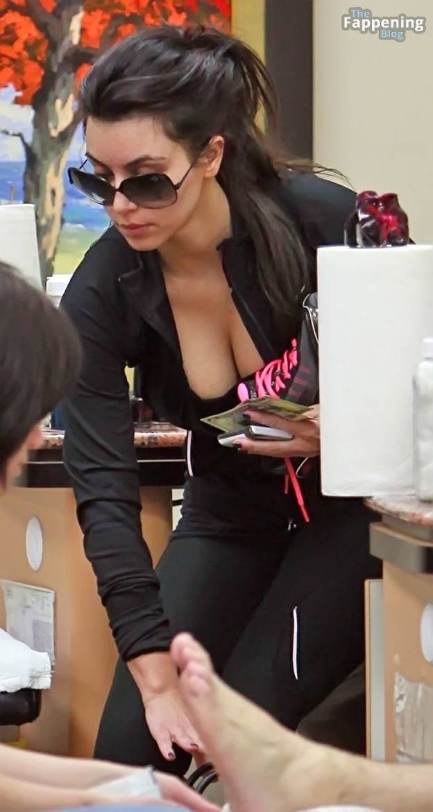 Kim Kardashian Nude Sexy 47