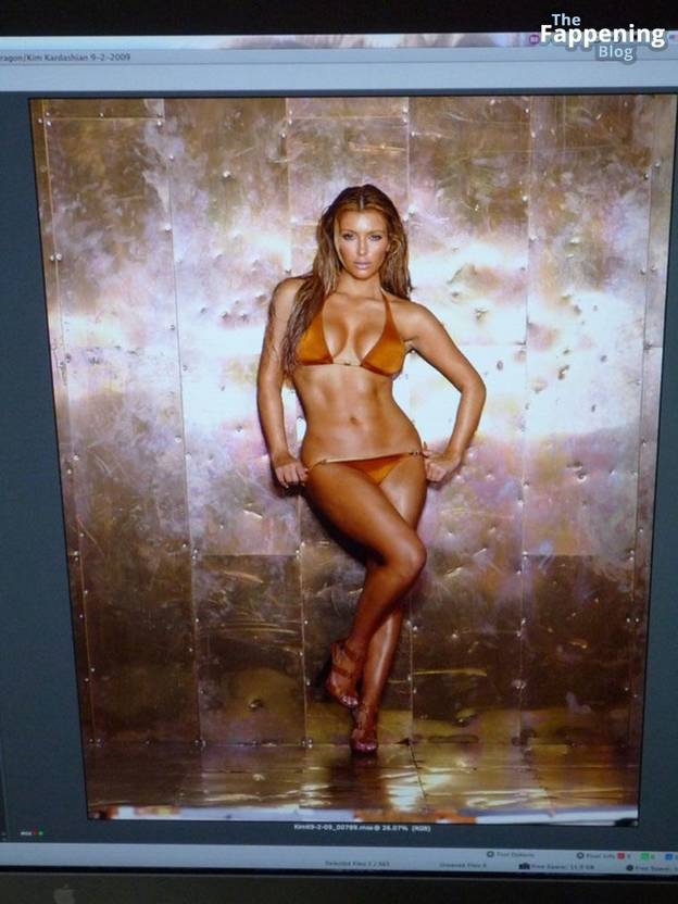 Kim Kardashian Nude Sexy 112