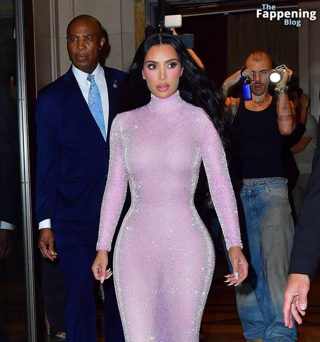 Kim Kardashian Sexy Dress 1