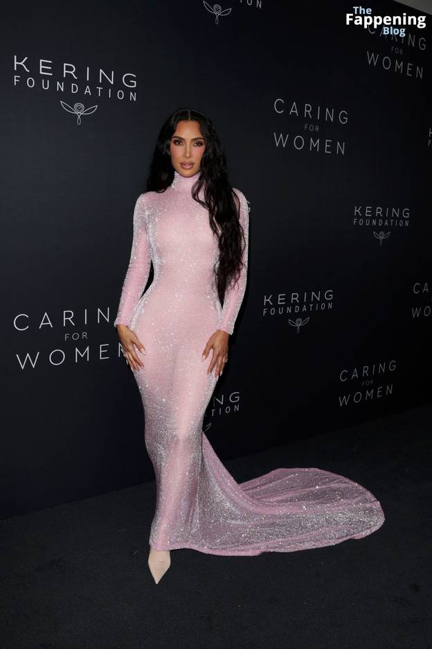Kim Kardashian Sexy Dress 75