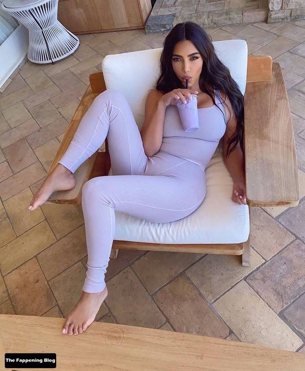 Kim Kardashian Nude Sexy 45
