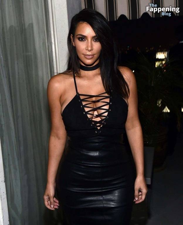 Kim Kardashian Nude Sexy 91