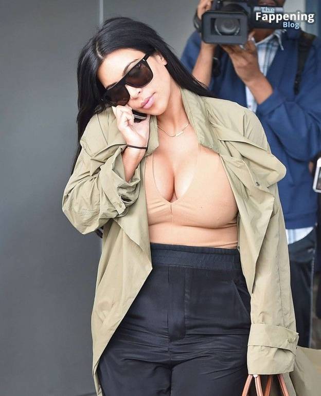 Kim Kardashian Nude Sexy 106