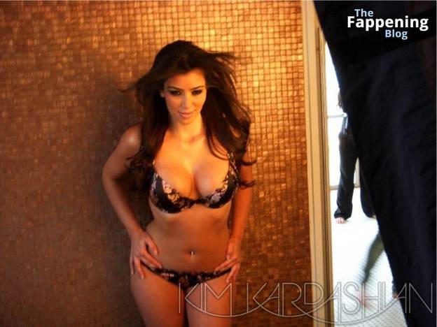 Kim Kardashian Nude Sexy 151