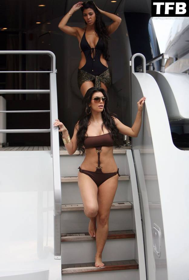 Kim Kardashian Nude Sexy 99
