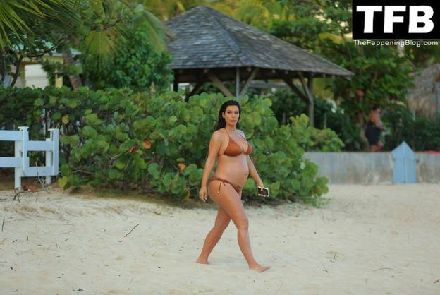Kim Kardashian Nude Sexy 146